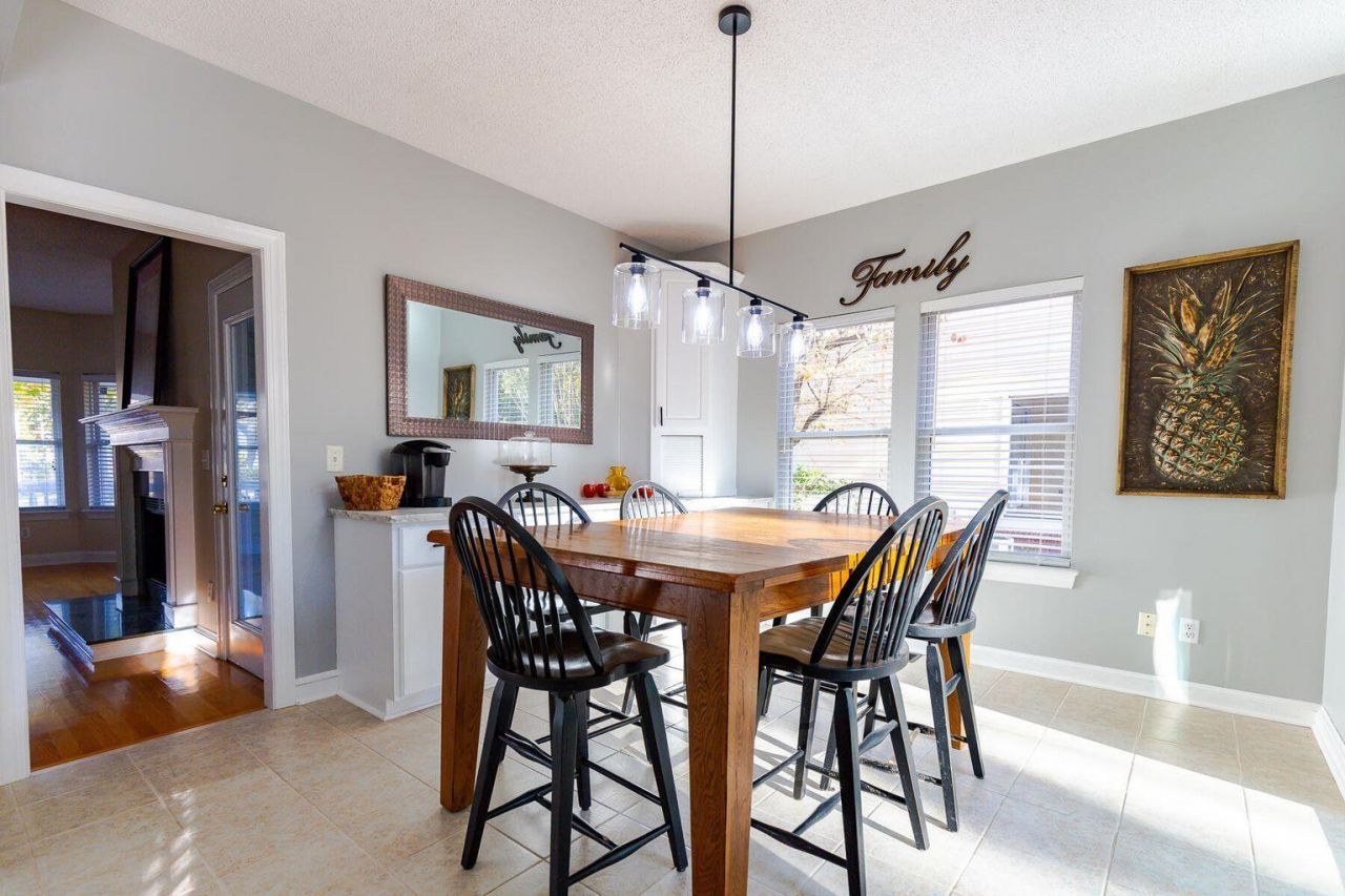 111 Long Bow Road Photo 12