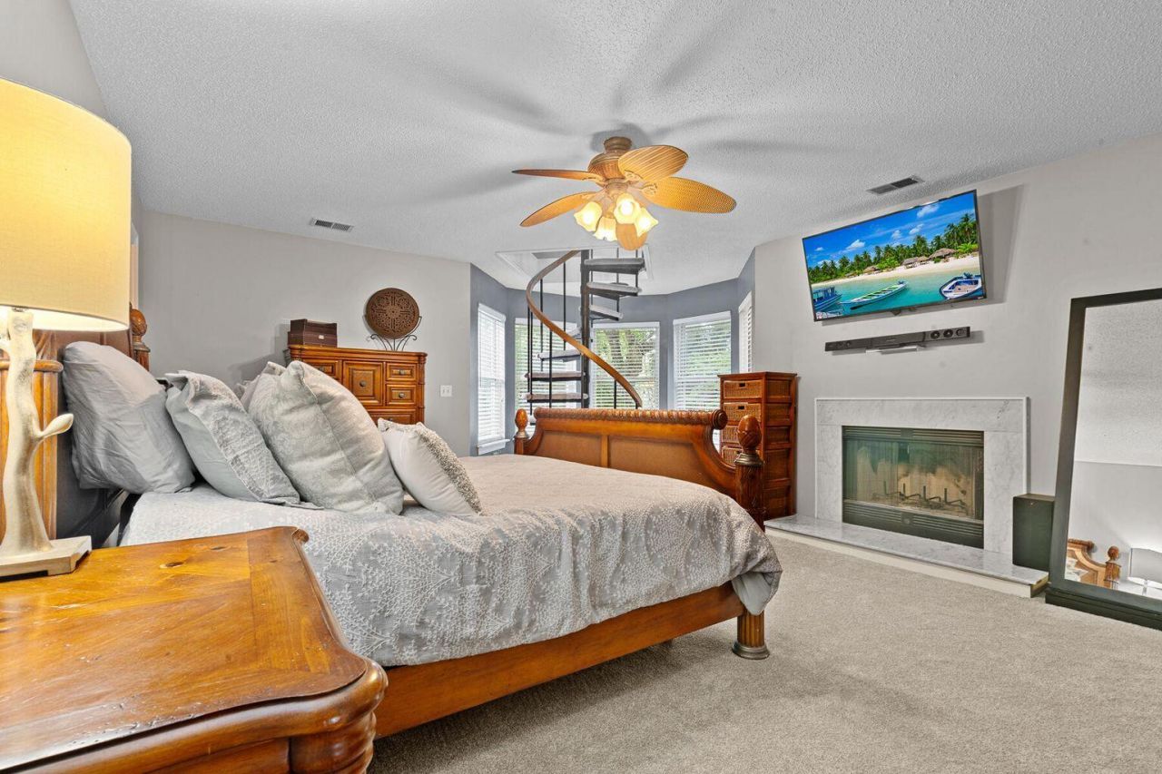 111 Long Bow Road Photo 24