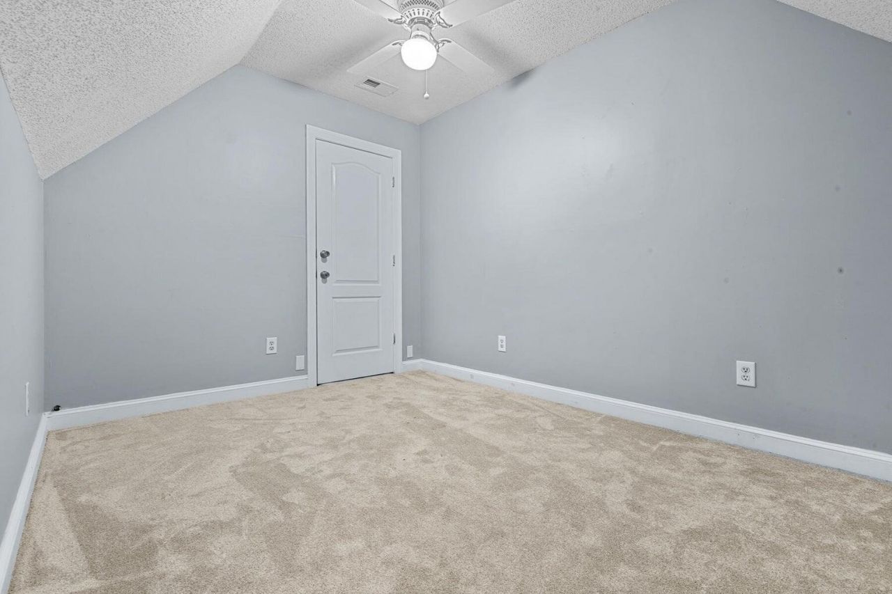 111 Long Bow Road Photo 29