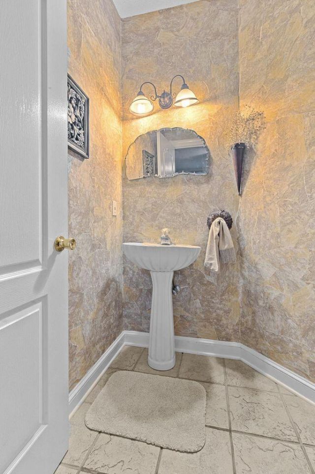 111 Long Bow Road Photo 44