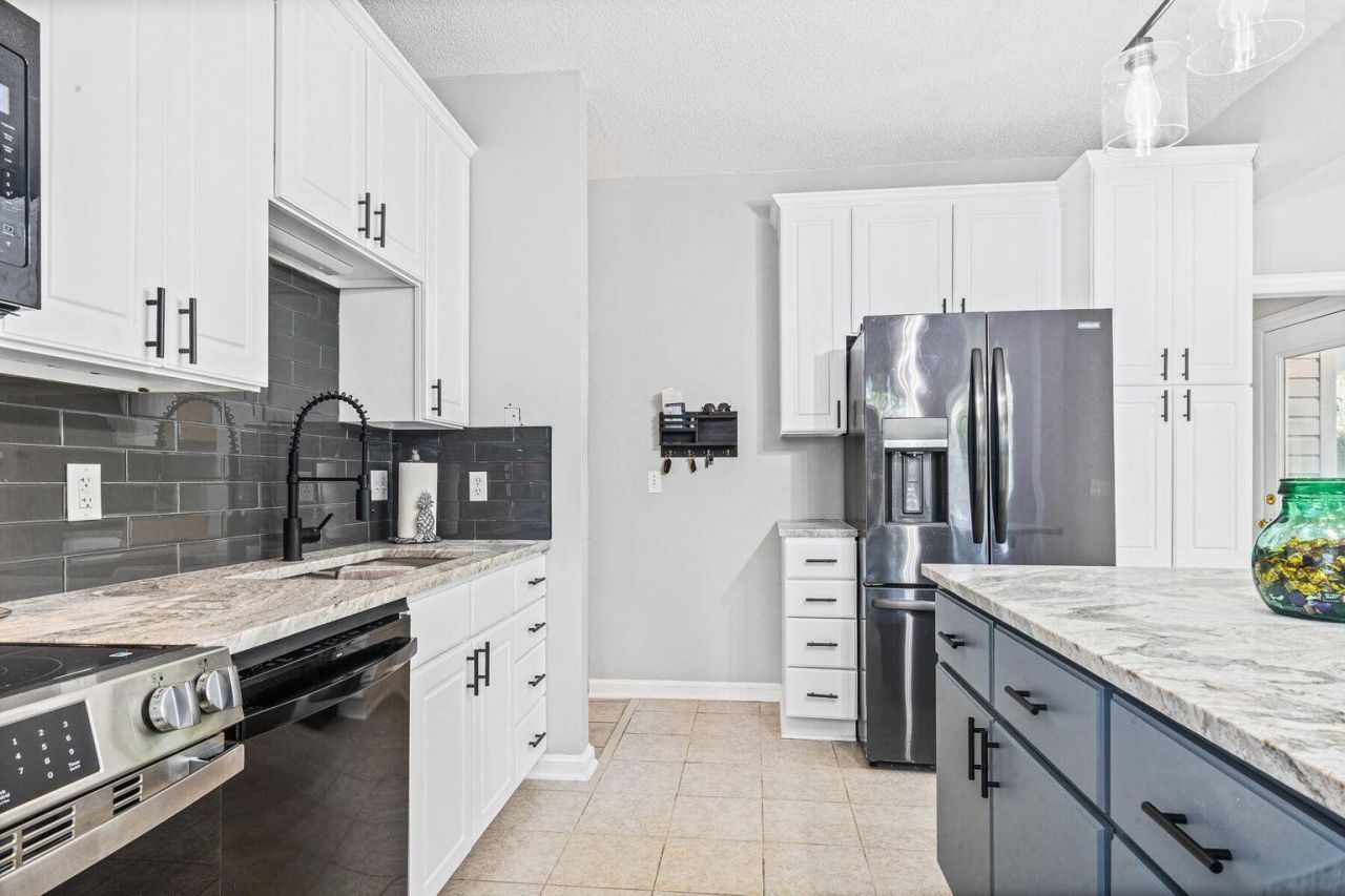 111 Long Bow Road Photo 7