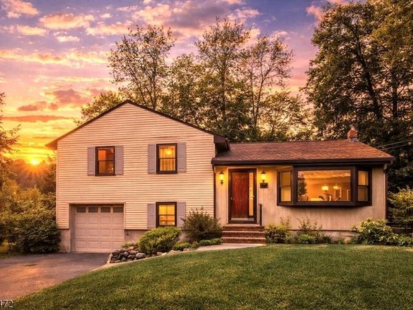 92 Arbor, Hohokus, NJ 07423