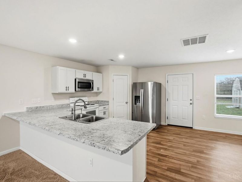 60 Tarragon Way, New Lebanon, OH 45345 Photo 17