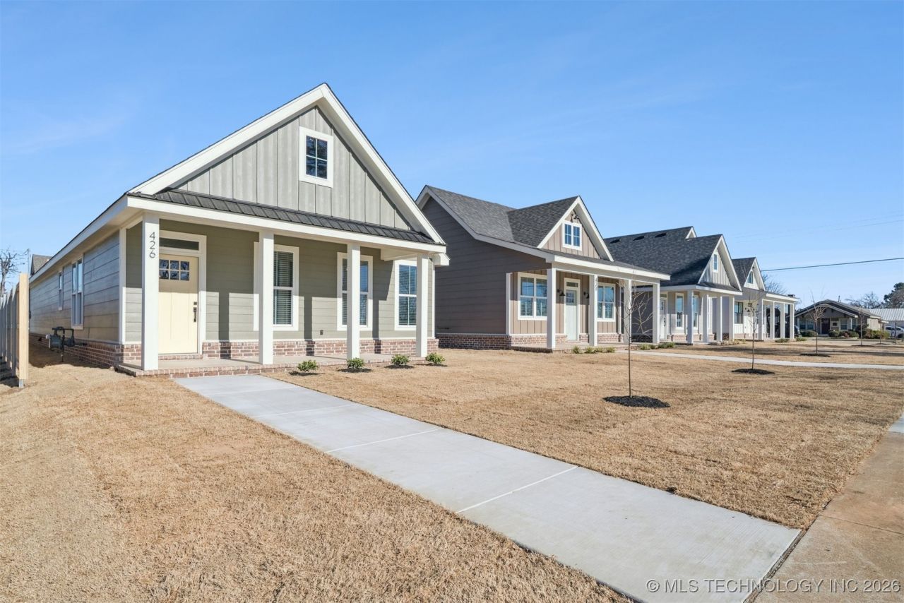 426 E Will Rogers Boulevard, Claremore, OK 74017 Main Photo