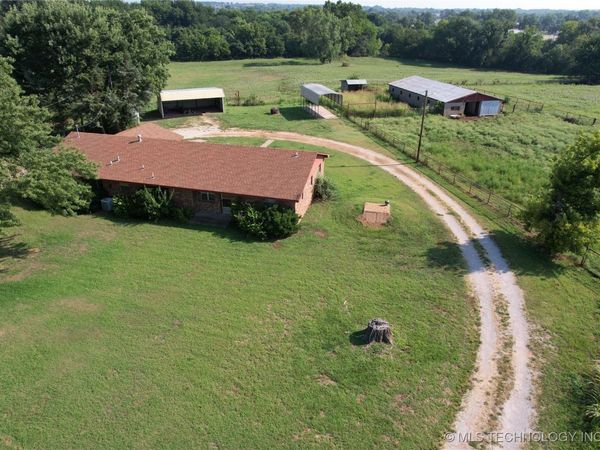 200 2nd Street , Pawnee, OK 74058