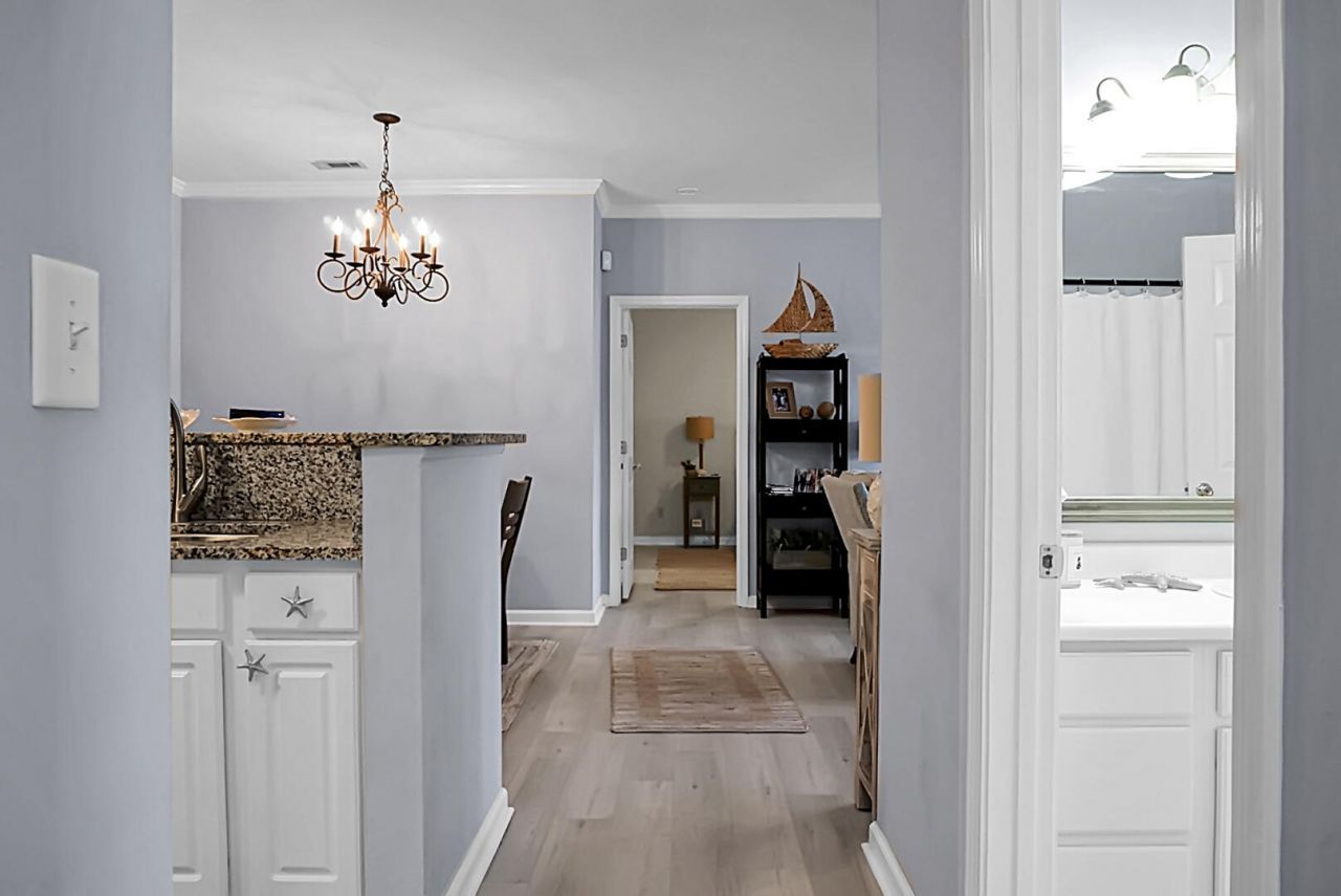 1600 Long Grove Drive Photo 10