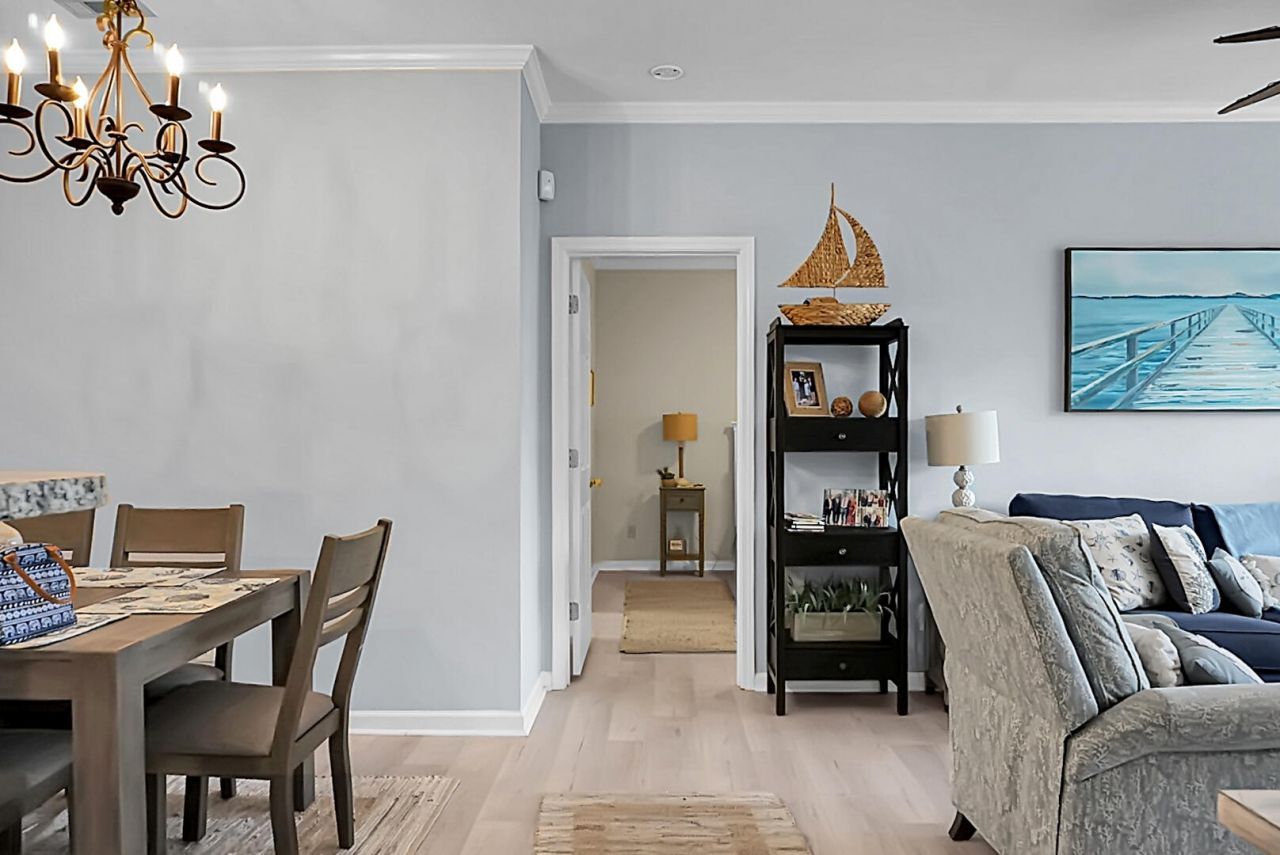 1600 Long Grove Drive Photo 11