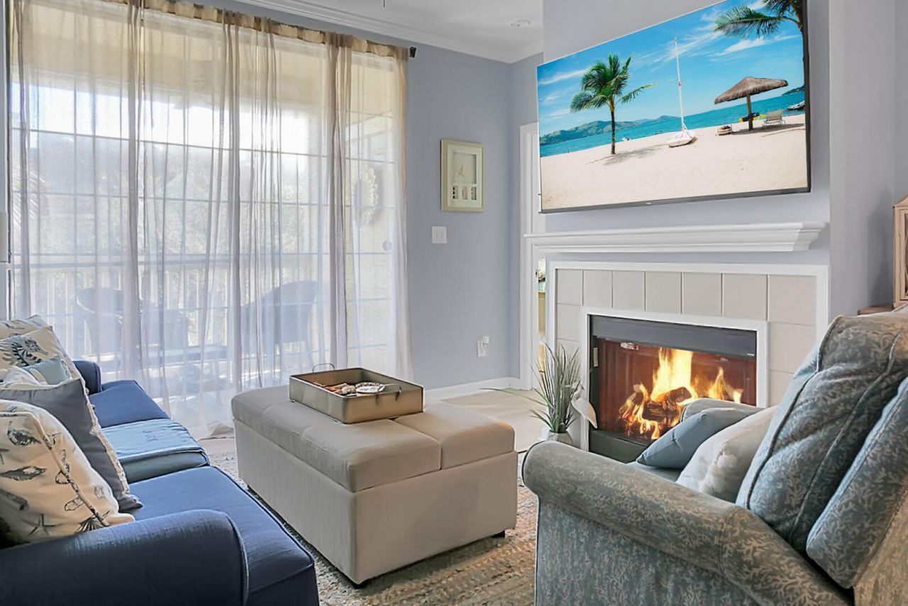 1600 Long Grove Drive Photo 12