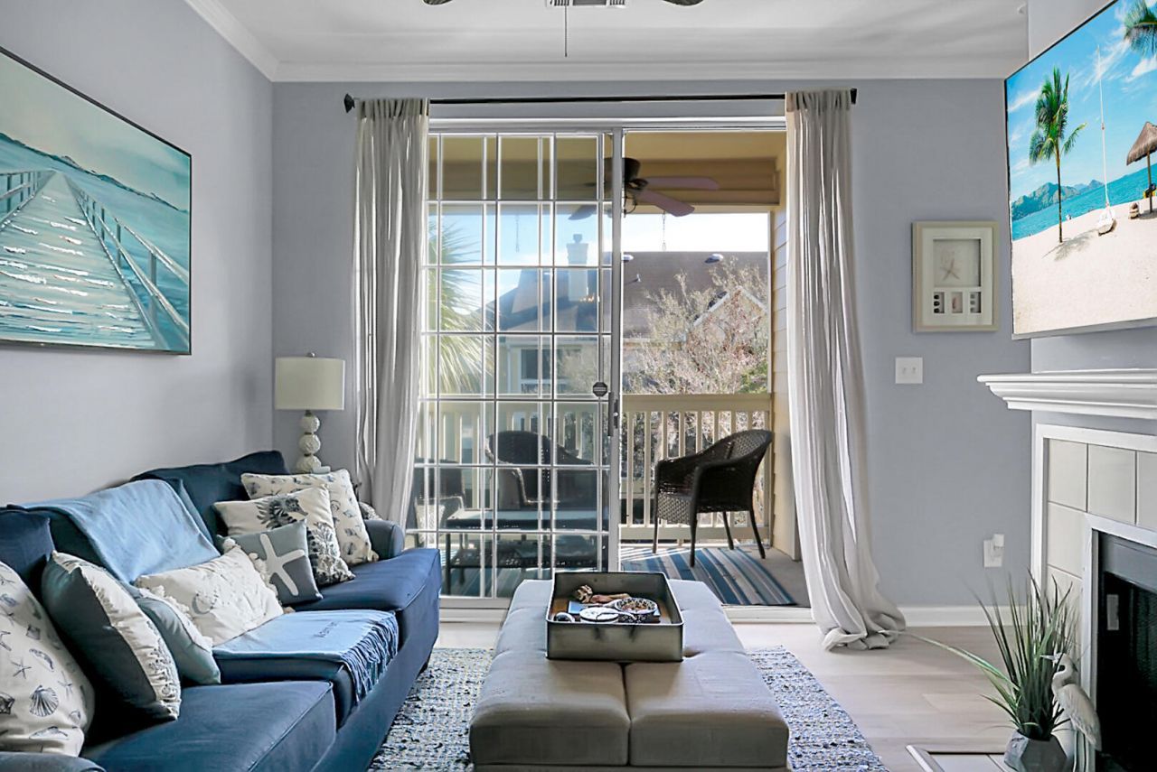 1600 Long Grove Drive Photo 15