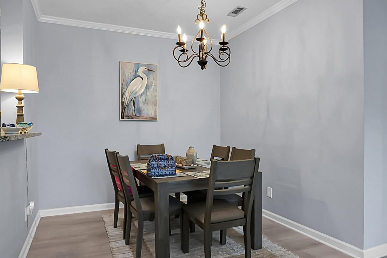 1600 Long Grove Drive Photo 16