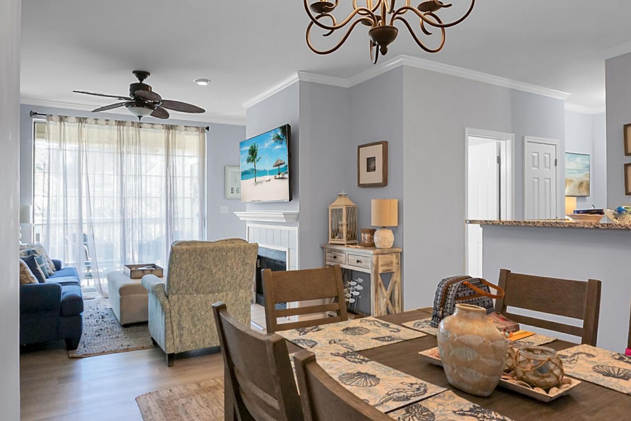 1600 Long Grove Drive Photo 23