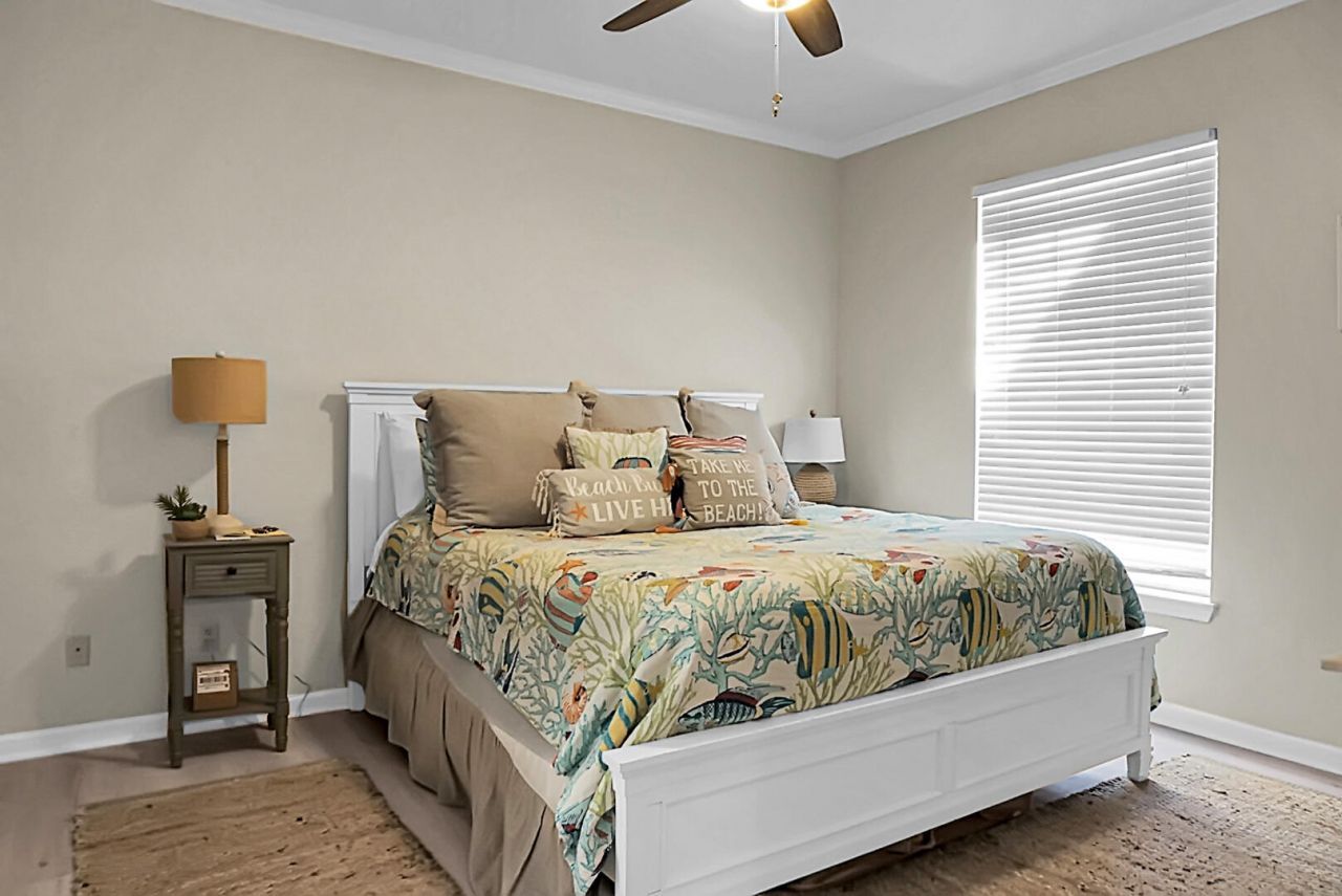 1600 Long Grove Drive Photo 25