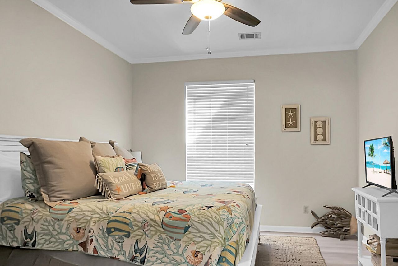 1600 Long Grove Drive Photo 26