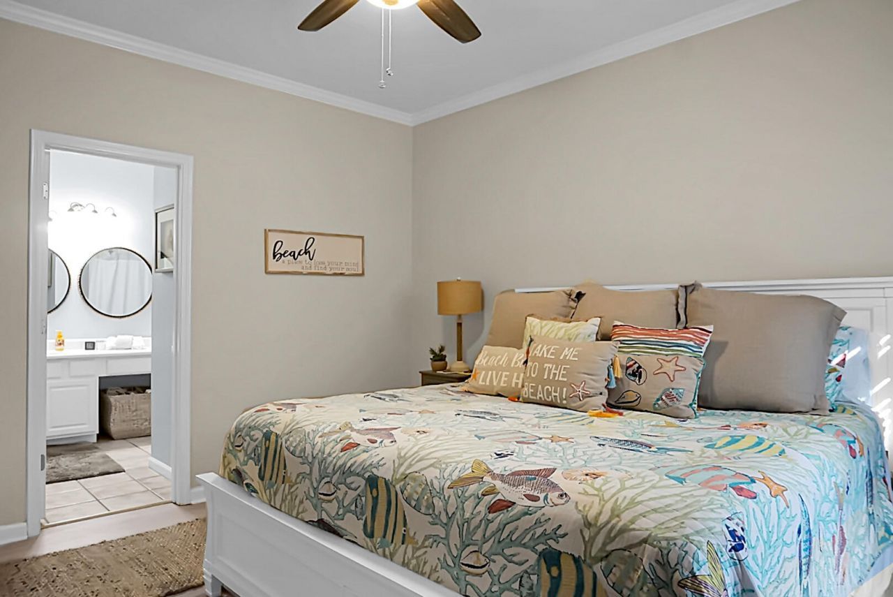 1600 Long Grove Drive Photo 27