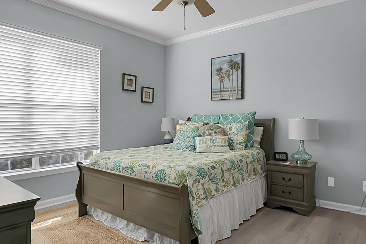 1600 Long Grove Drive Photo 31