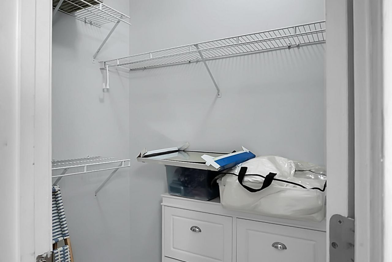 1600 Long Grove Drive Photo 34