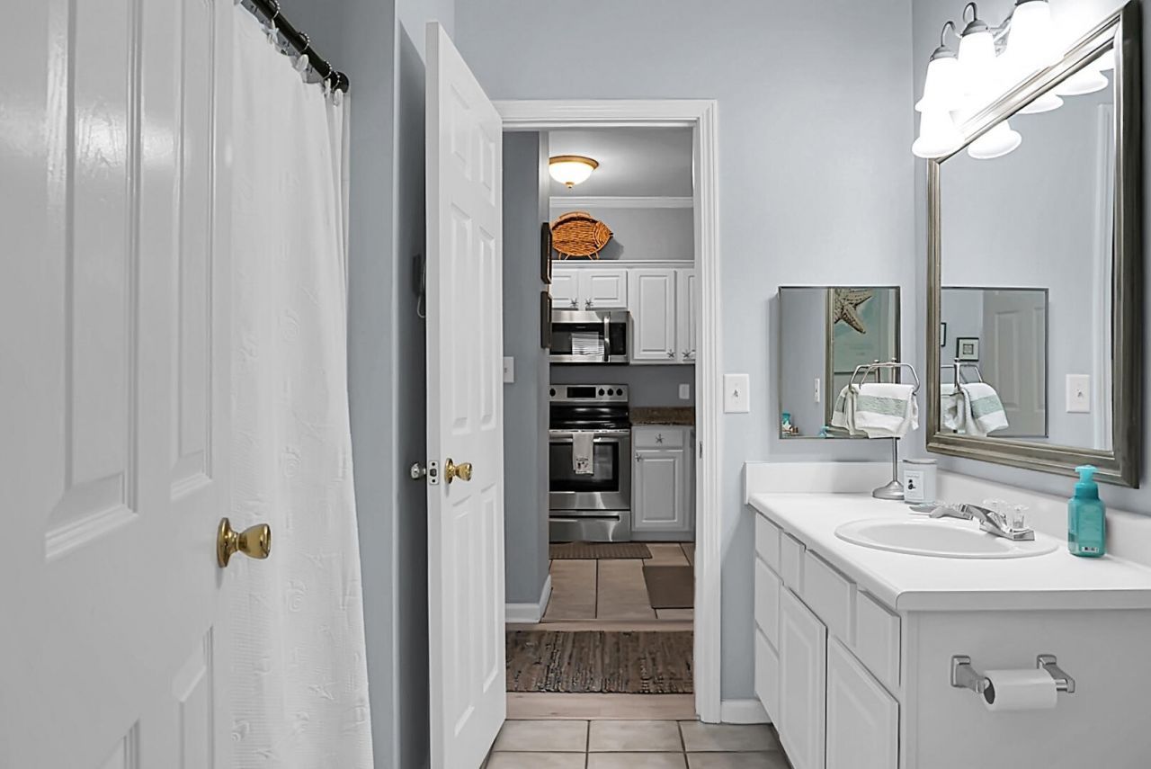 1600 Long Grove Drive Photo 37