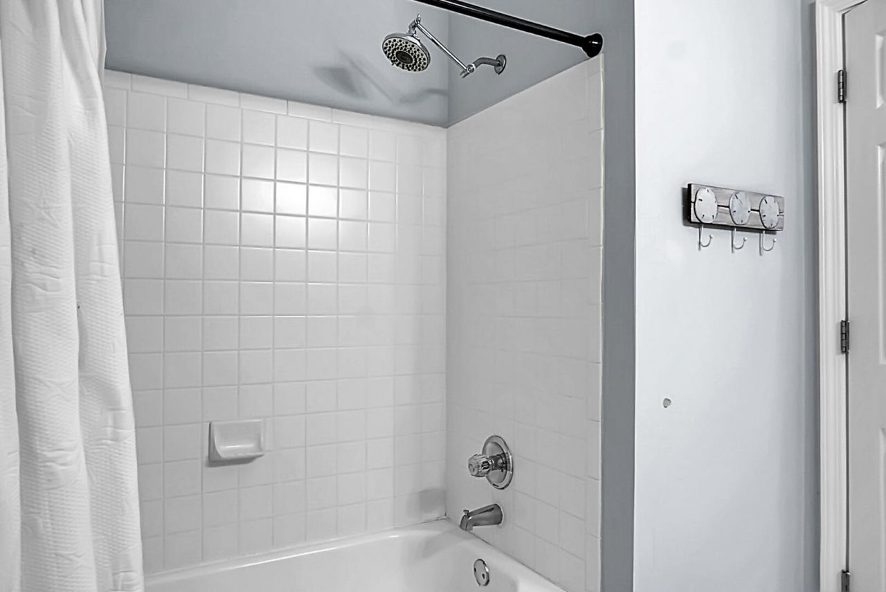 1600 Long Grove Drive Photo 39