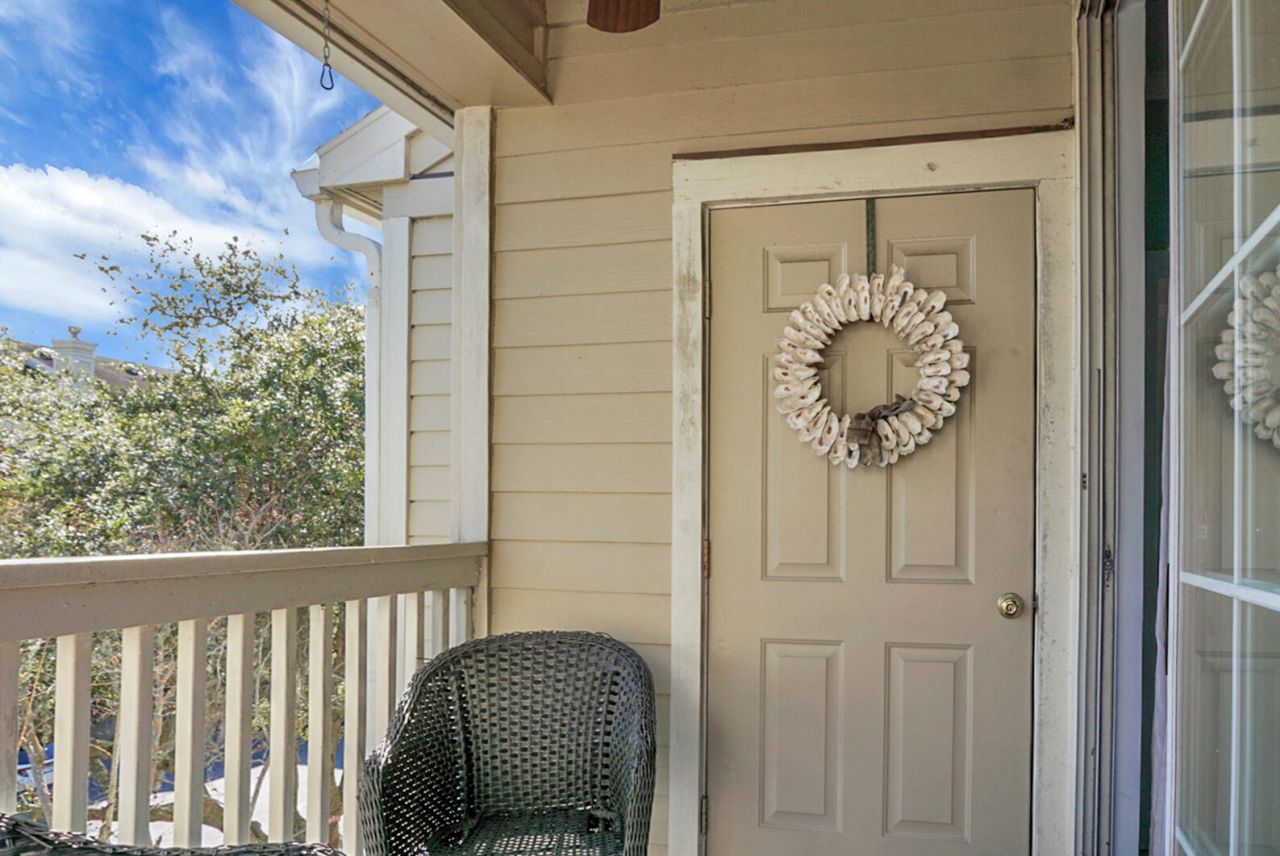 1600 Long Grove Drive Photo 43