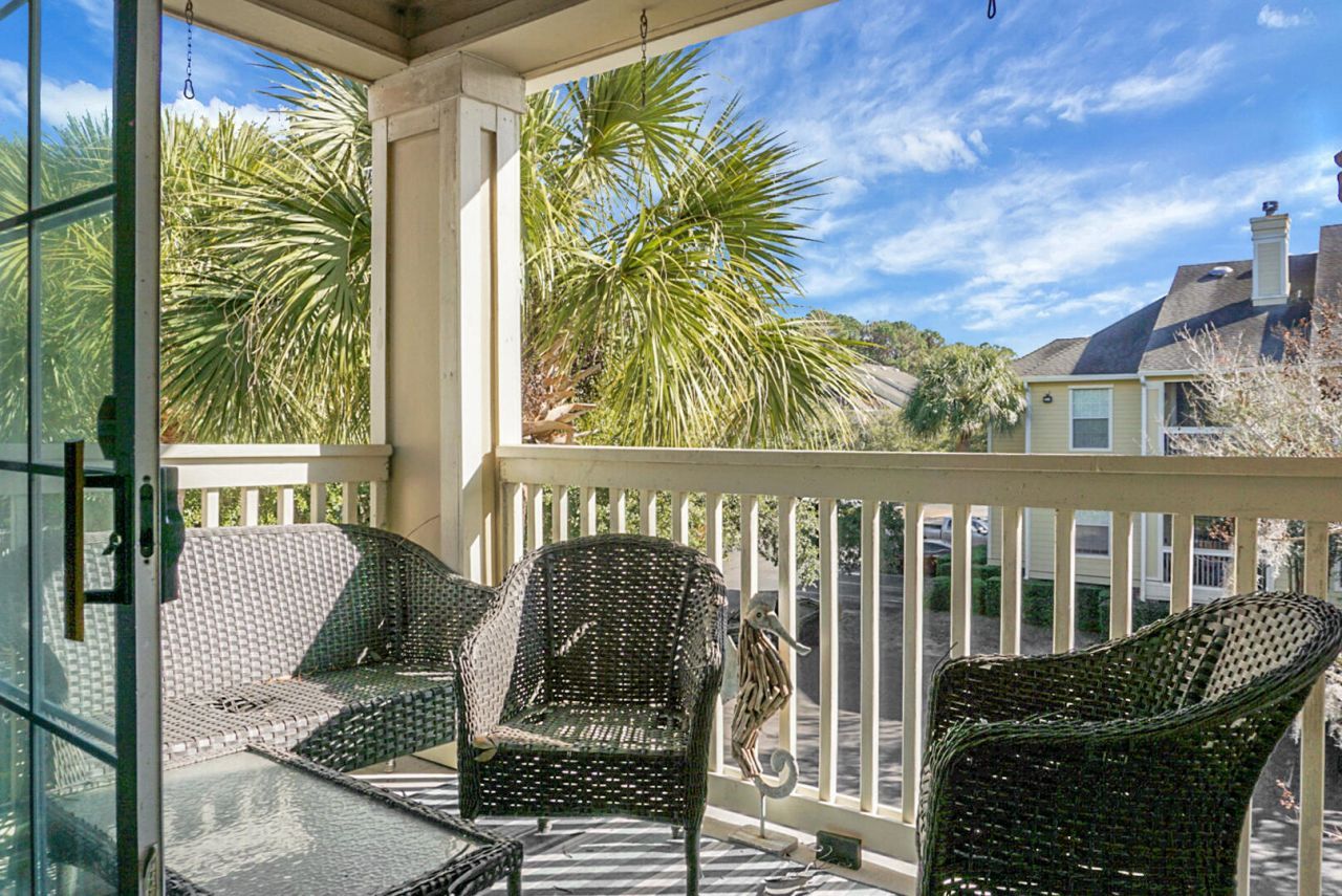 1600 Long Grove Drive Photo 44