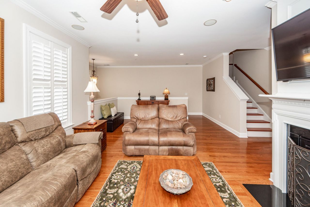 3548 Bagley Drive Photo 3