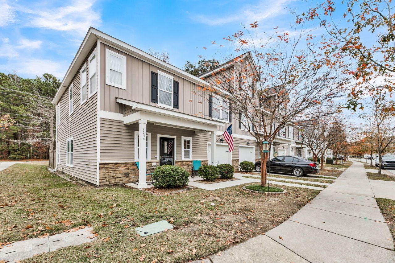 4250 Scharite Street Photo 1