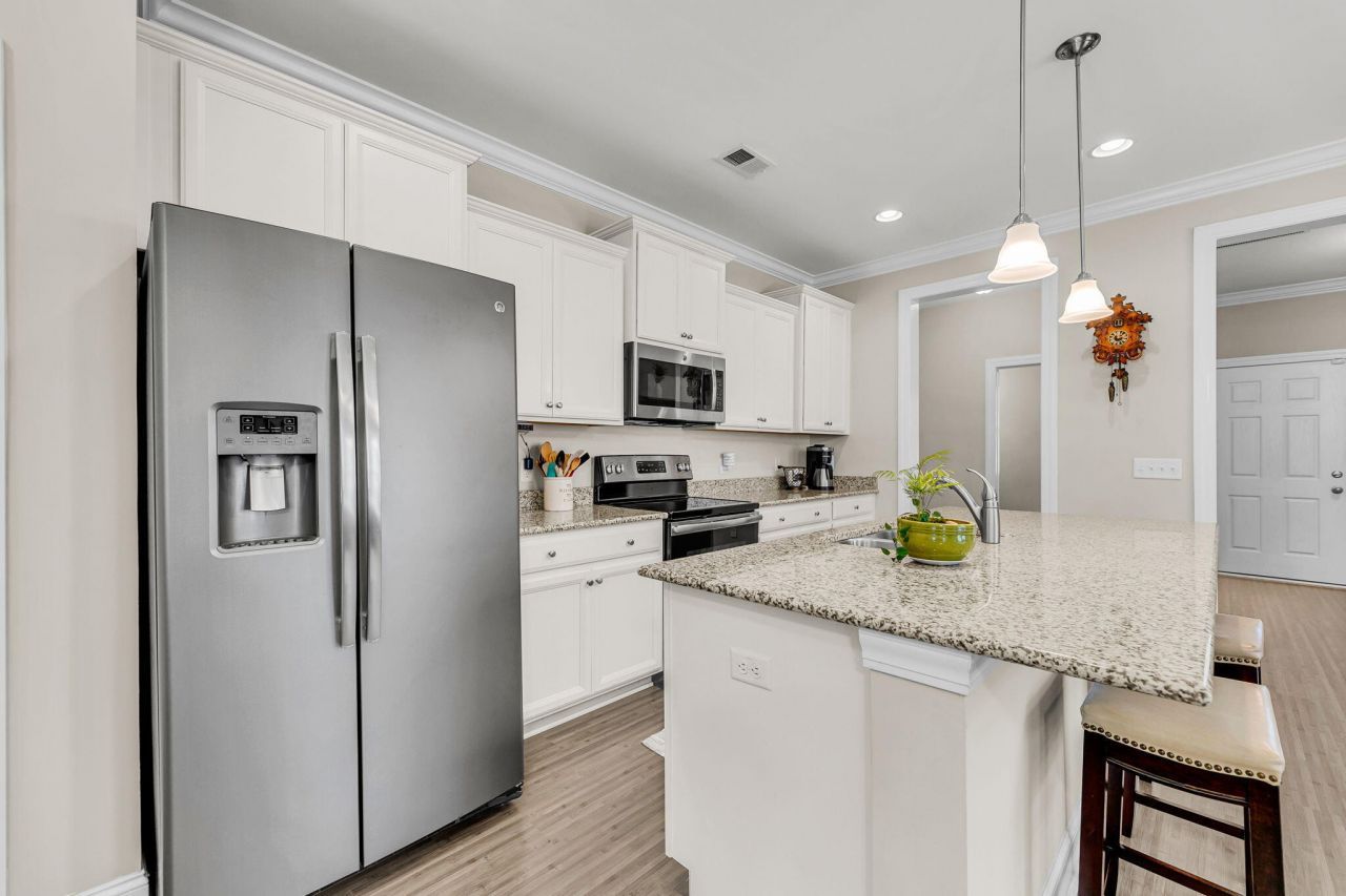 4250 Scharite Street Photo 12