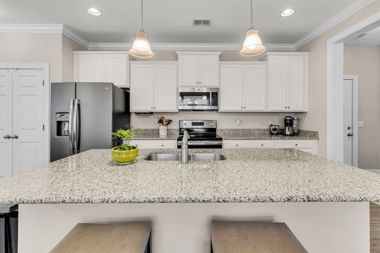 4250 Scharite Street Photo 15