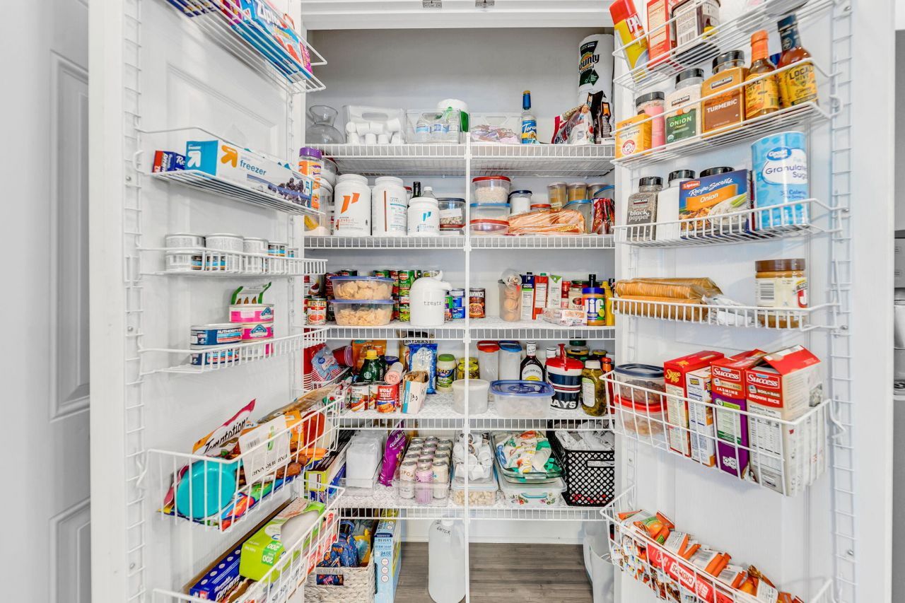 4250 Scharite Street Photo 16