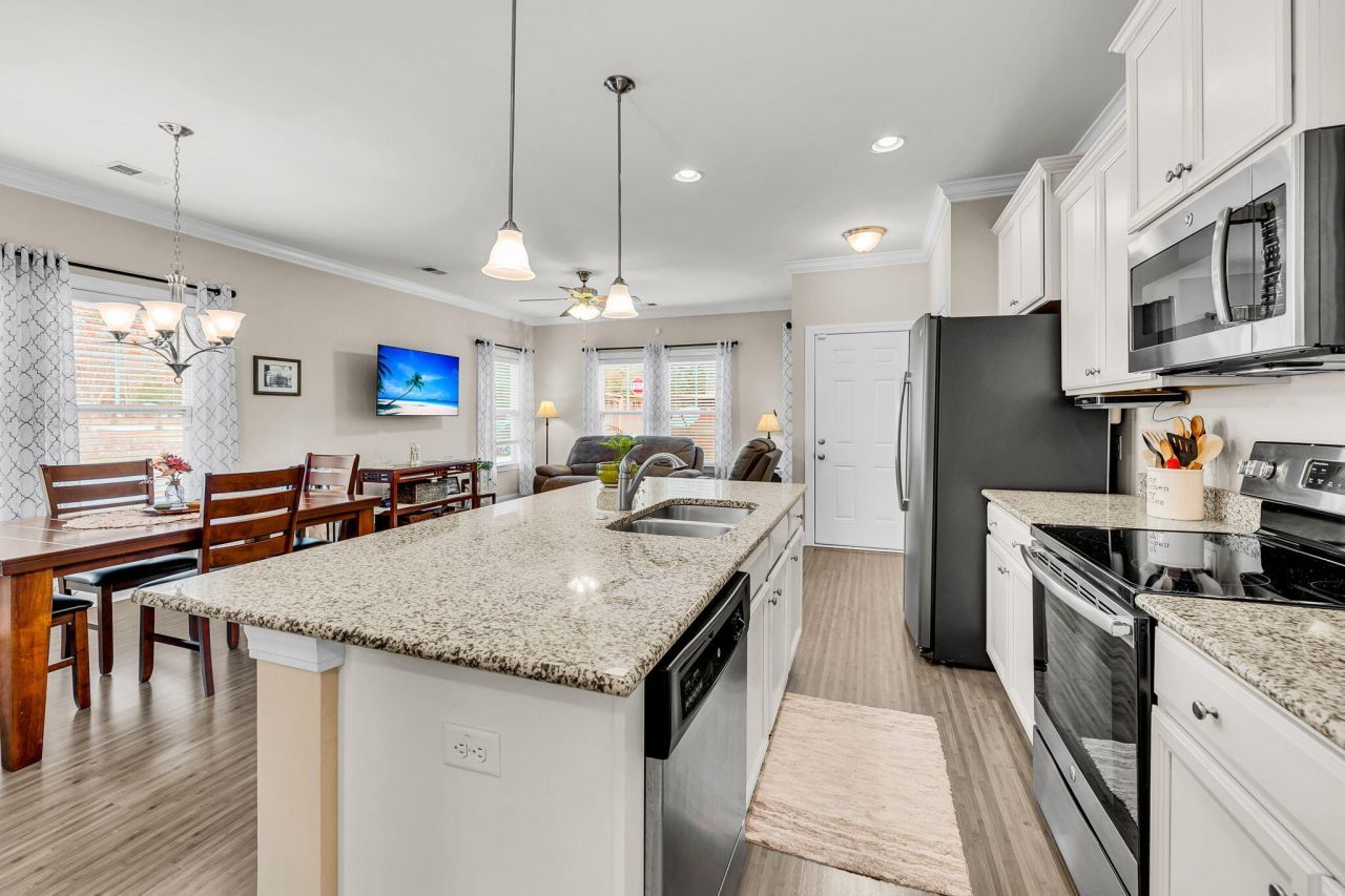 4250 Scharite Street Photo 18