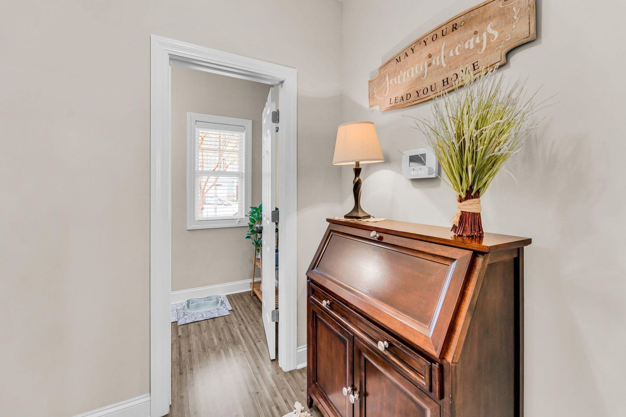 4250 Scharite Street Photo 20