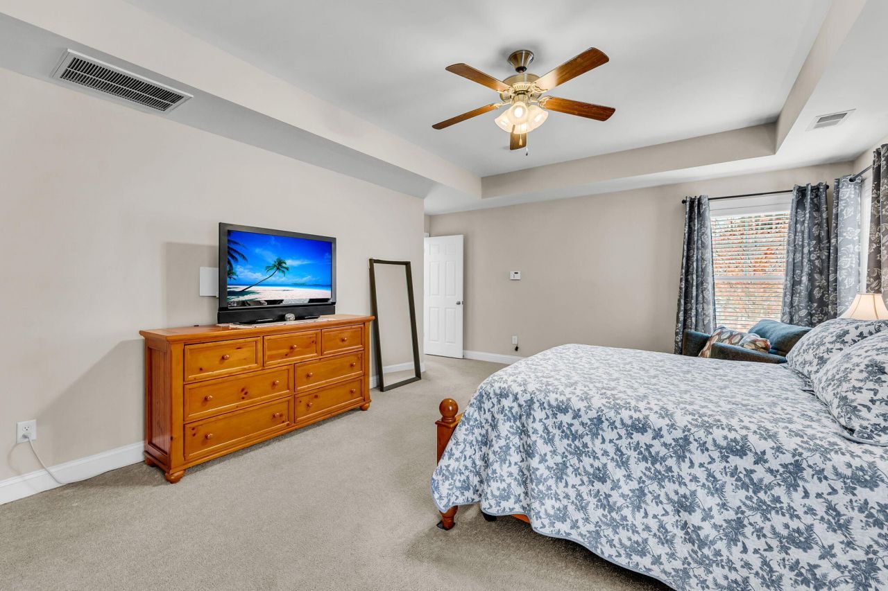 4250 Scharite Street Photo 24