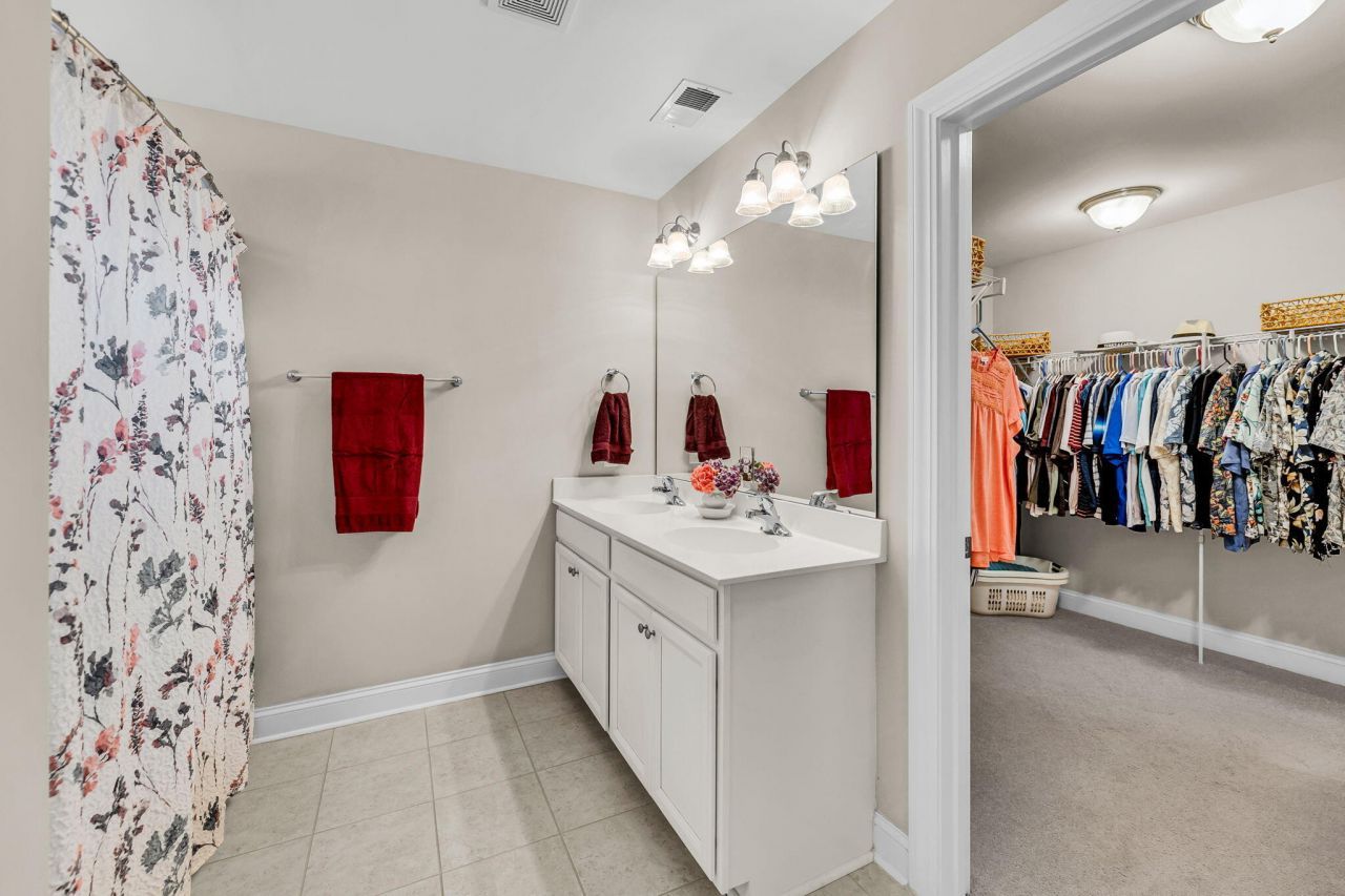 4250 Scharite Street Photo 25