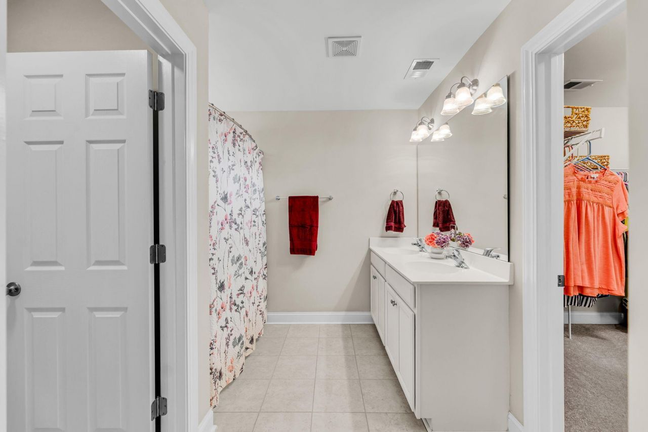 4250 Scharite Street Photo 26