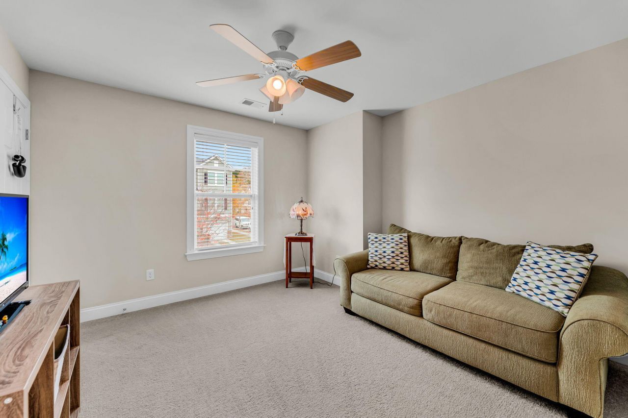 4250 Scharite Street Photo 30