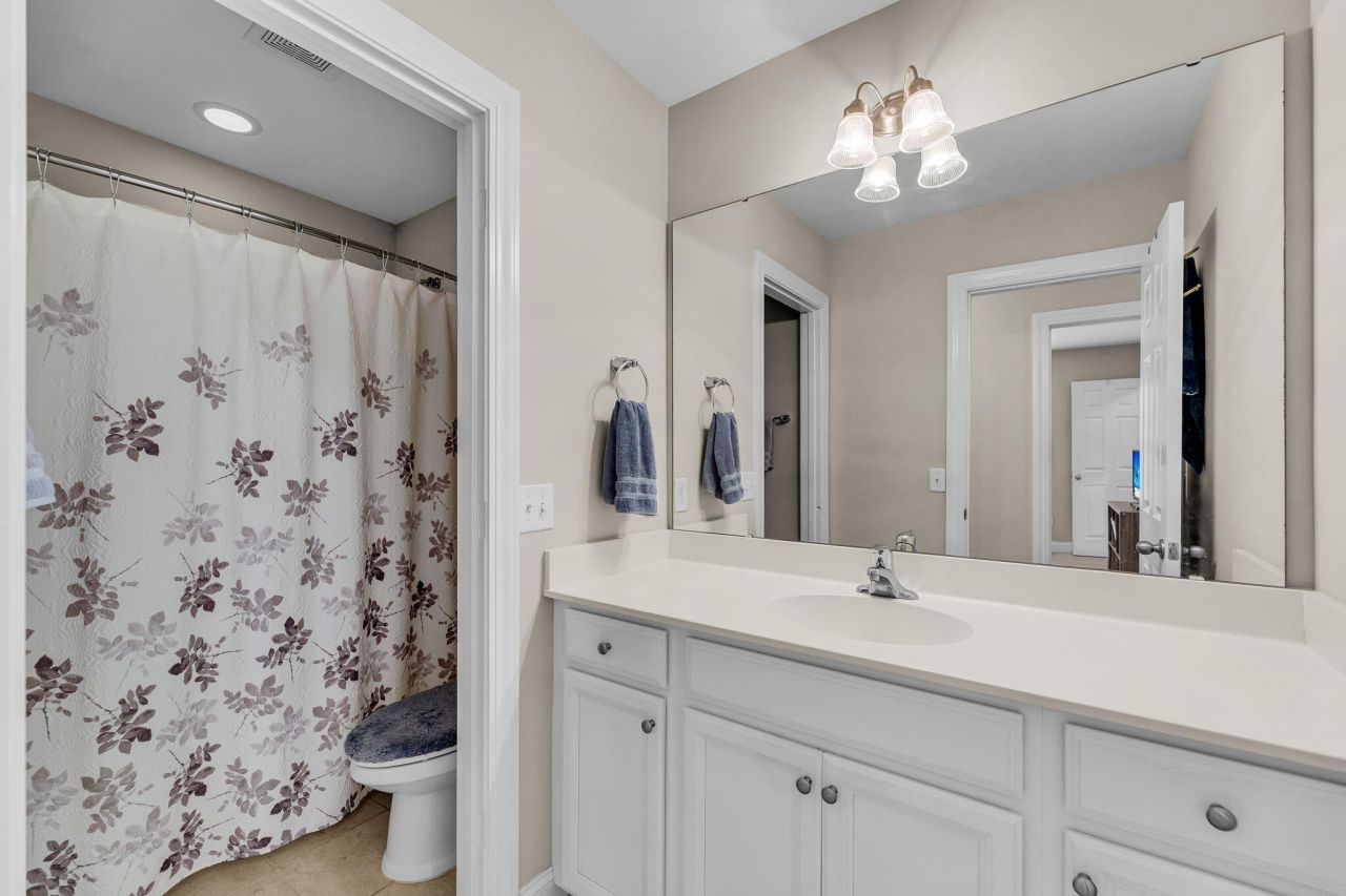 4250 Scharite Street Photo 33