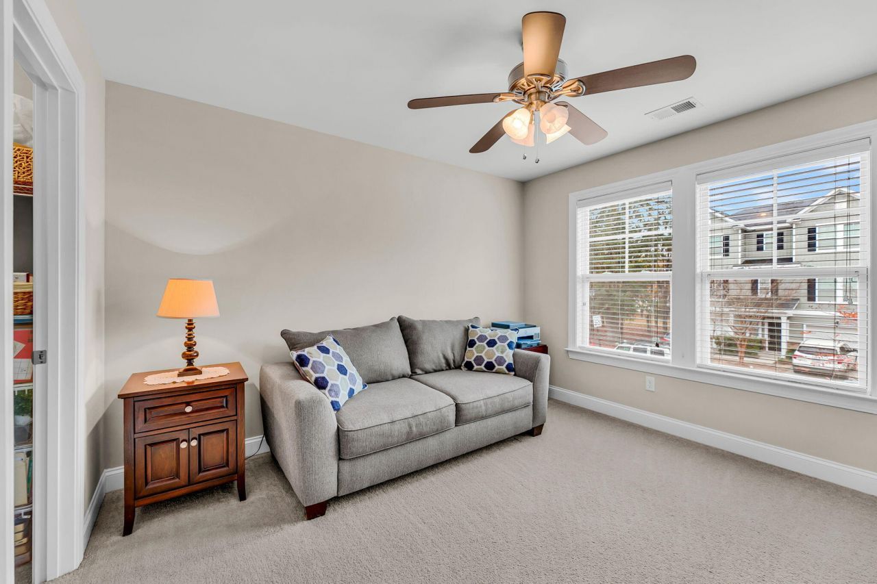 4250 Scharite Street Photo 34