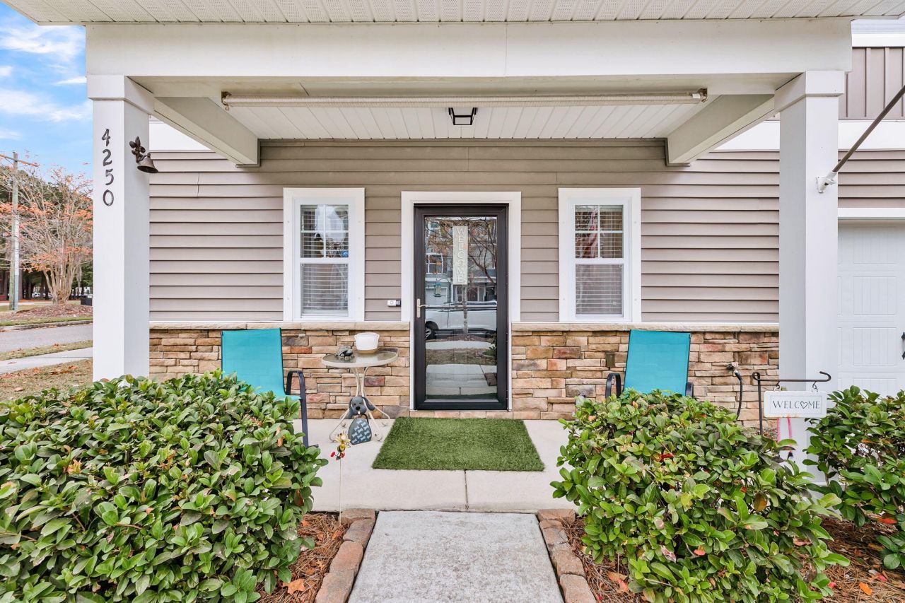 4250 Scharite Street Photo 4