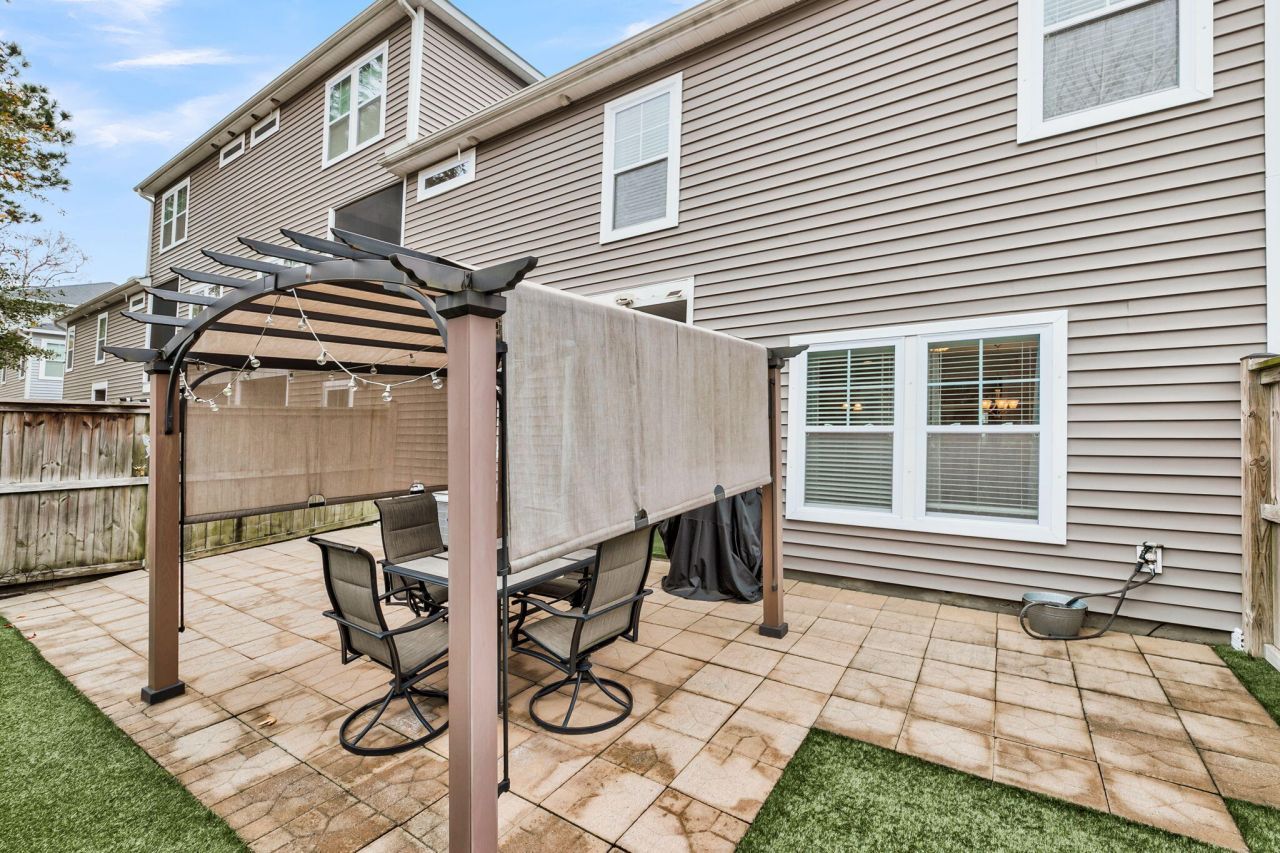 4250 Scharite Street Photo 40