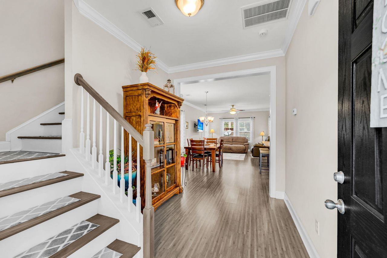 4250 Scharite Street Photo 6