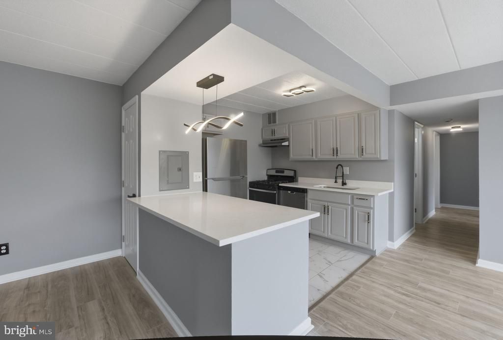 9205 New Hampshire Avenue, Unit 302, Silver Spring, MD 20903 Main Photo