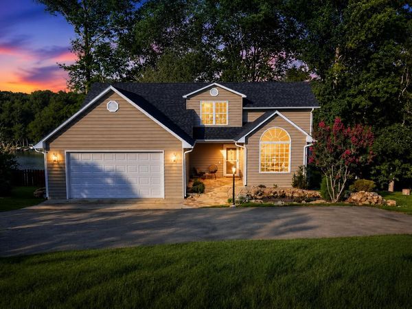 1970 Morewood RD, Hardy, VA 24101