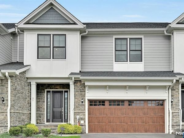 31 St Andrews Circle, RIVERVALE, NJ 07675