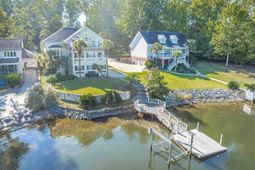 327 Regatta Road photo 4