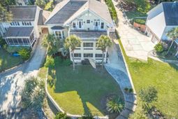 327 Regatta Road photo 4