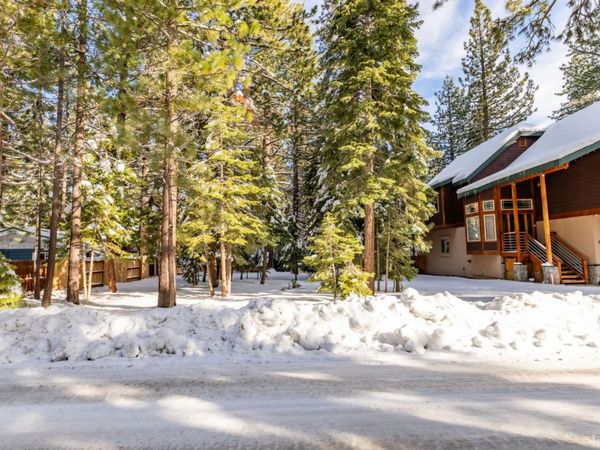 863 Julie Lane, South Lake Tahoe, CA 96150