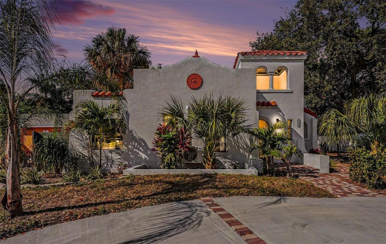 2227 29th Street S, Saint Petersburg, FL 33712 Main Photo