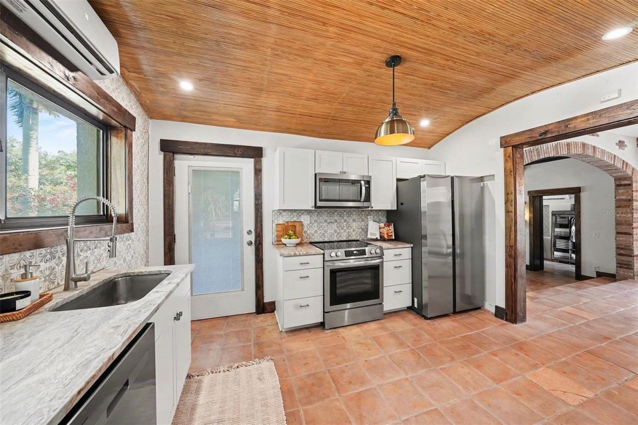 2227 29th Street S, Saint Petersburg, FL 33712 Photo