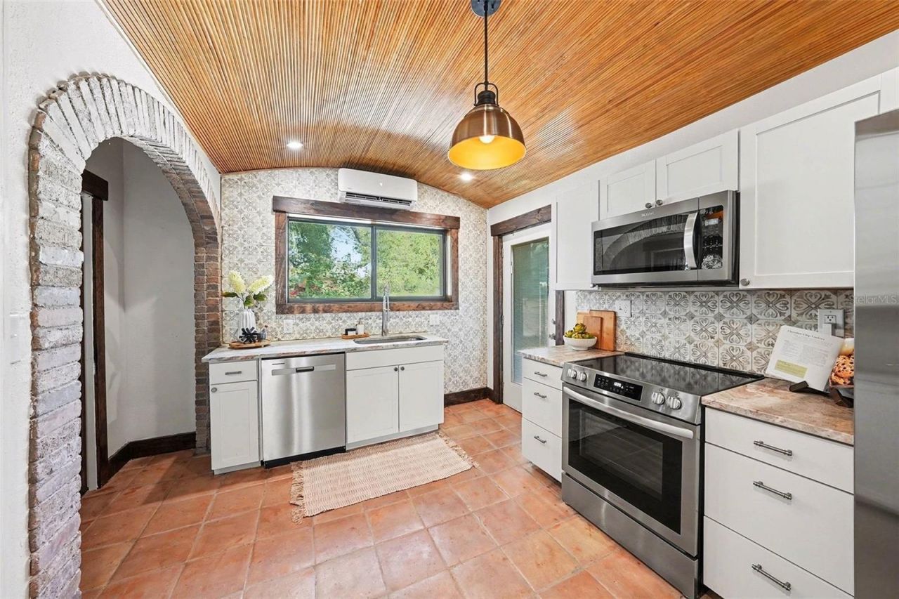 2227 29th Street S, Saint Petersburg, FL 33712 Photo