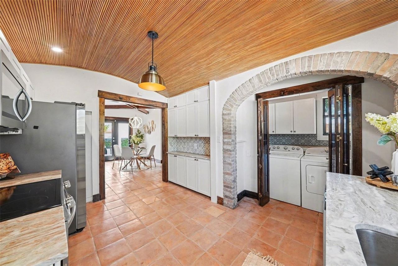 2227 29th Street S, Saint Petersburg, FL 33712 Photo